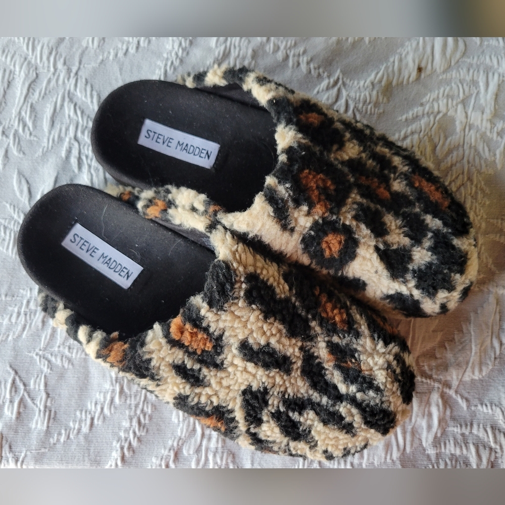 Steve Madden Cheetah Print Slippers size 8